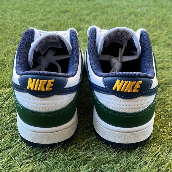 Nike Dunk Low - Picture 3 of 5